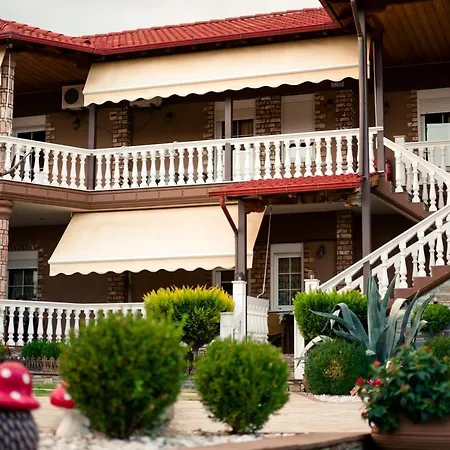 Guest house χάραμα Loutraki (Pella)